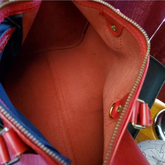 LOUIS VUITTON Epi Speedy 25, FIRM PRICE - Picture 9 of 13